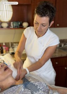 IMG_4938 Ronel Corbin from Healing Elephant Acupuncture & Wellness Clinic performing Electroacupuncture